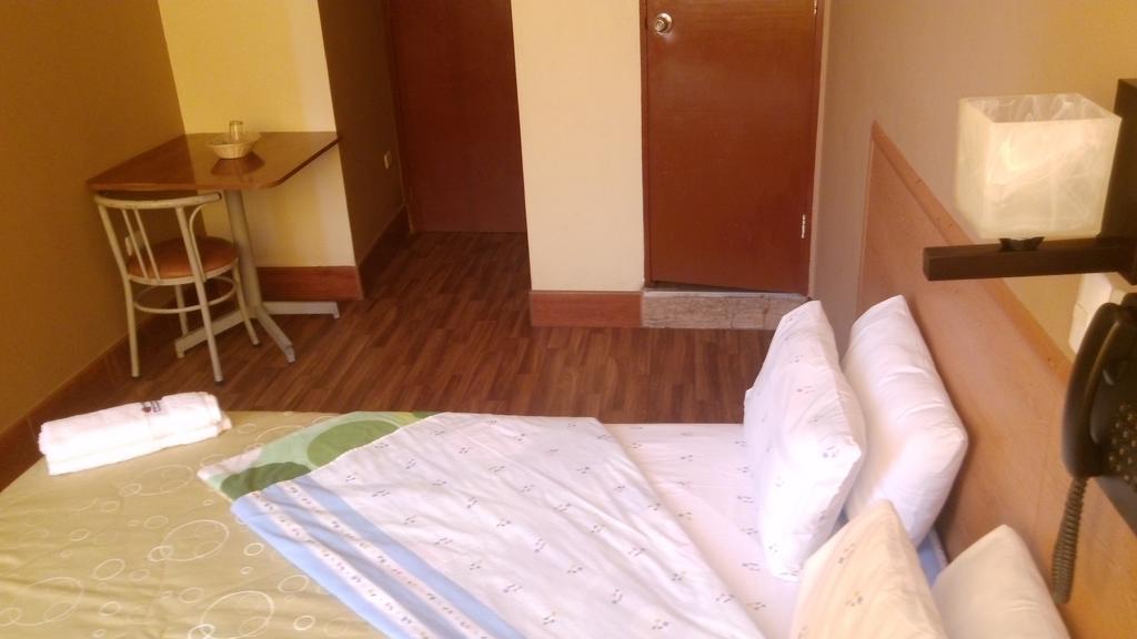 Hospedaje Oasis Chiclayo Værelse billede