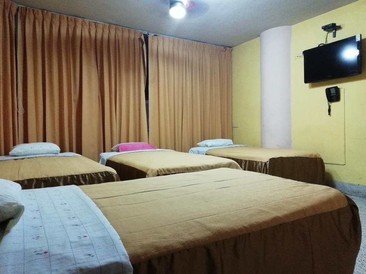 Hospedaje Oasis Chiclayo Eksteriør billede