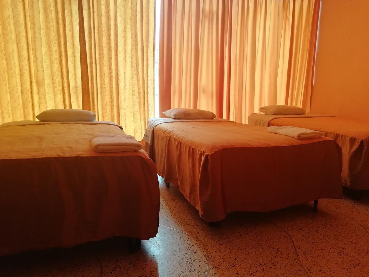 Hospedaje Oasis Chiclayo Eksteriør billede